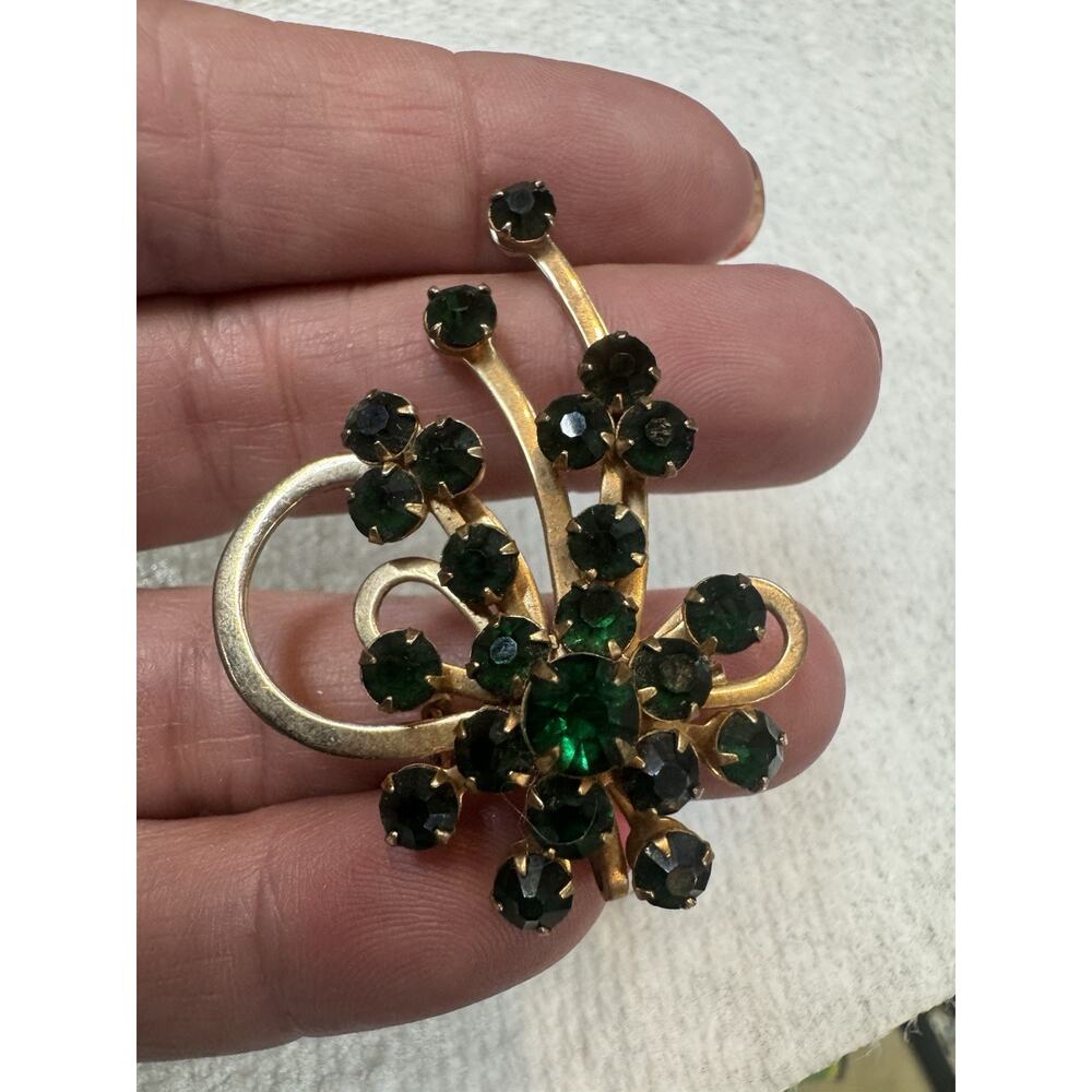 1950s Emerald Rhinestone & Gold Tone Spray Brooch/Floral Bow Pin